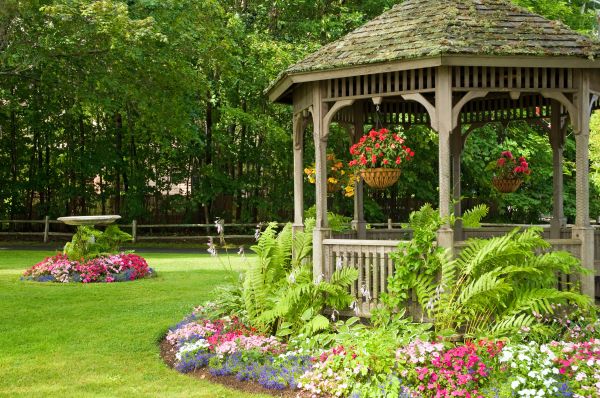 Backyard Landscaping Service in Zionsville